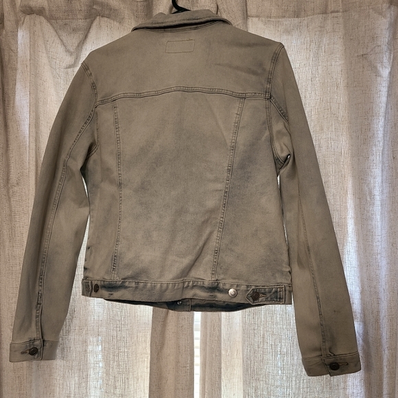 Time and Tru Light Wash Jean Jacket - Picture 2 of 4